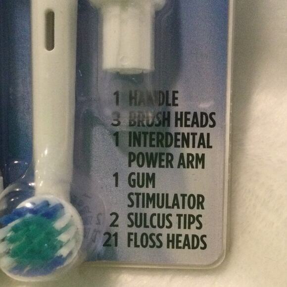 NIP Power Oral Care Kit Walgreens Power Toothbrush and accessories - Picture 3 of 6